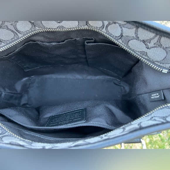 COACH Signature Tote/Bag - Picture 6 of 14